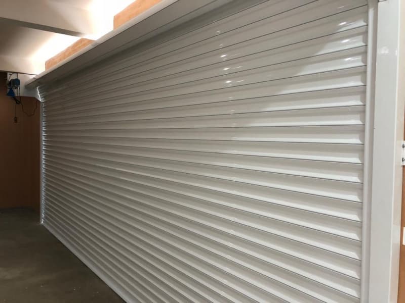 Porta de aço de enrolar em box comercial